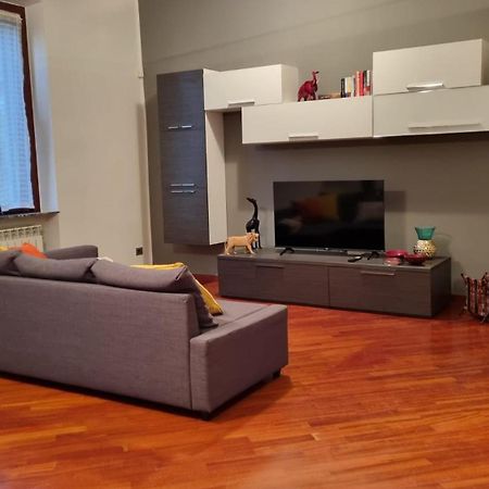 La Casa Di Cris - Milano, Appartamento Zona Sempione エクステリア 写真